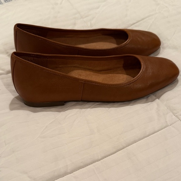 Vionic Tan Leather Flats - Picture 2 of 3